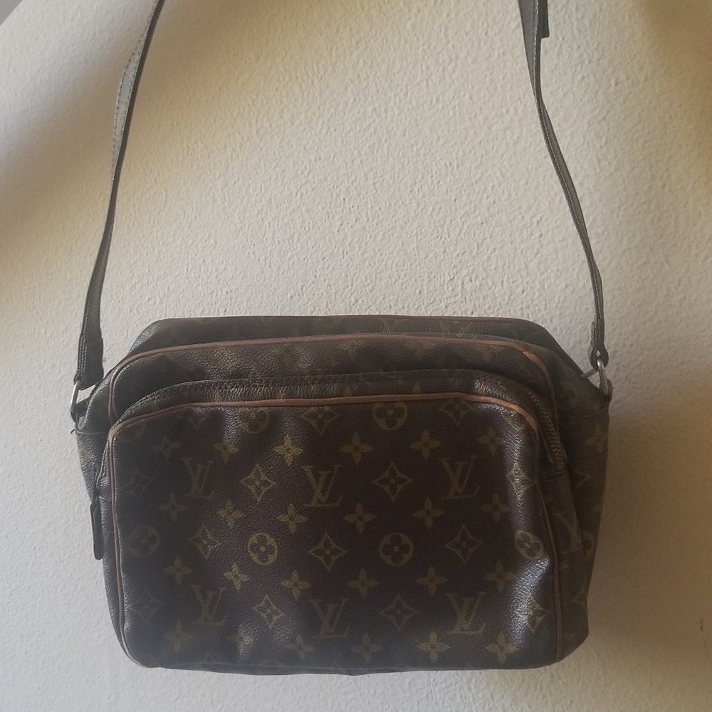 Louis Vuitton Messenger Bag